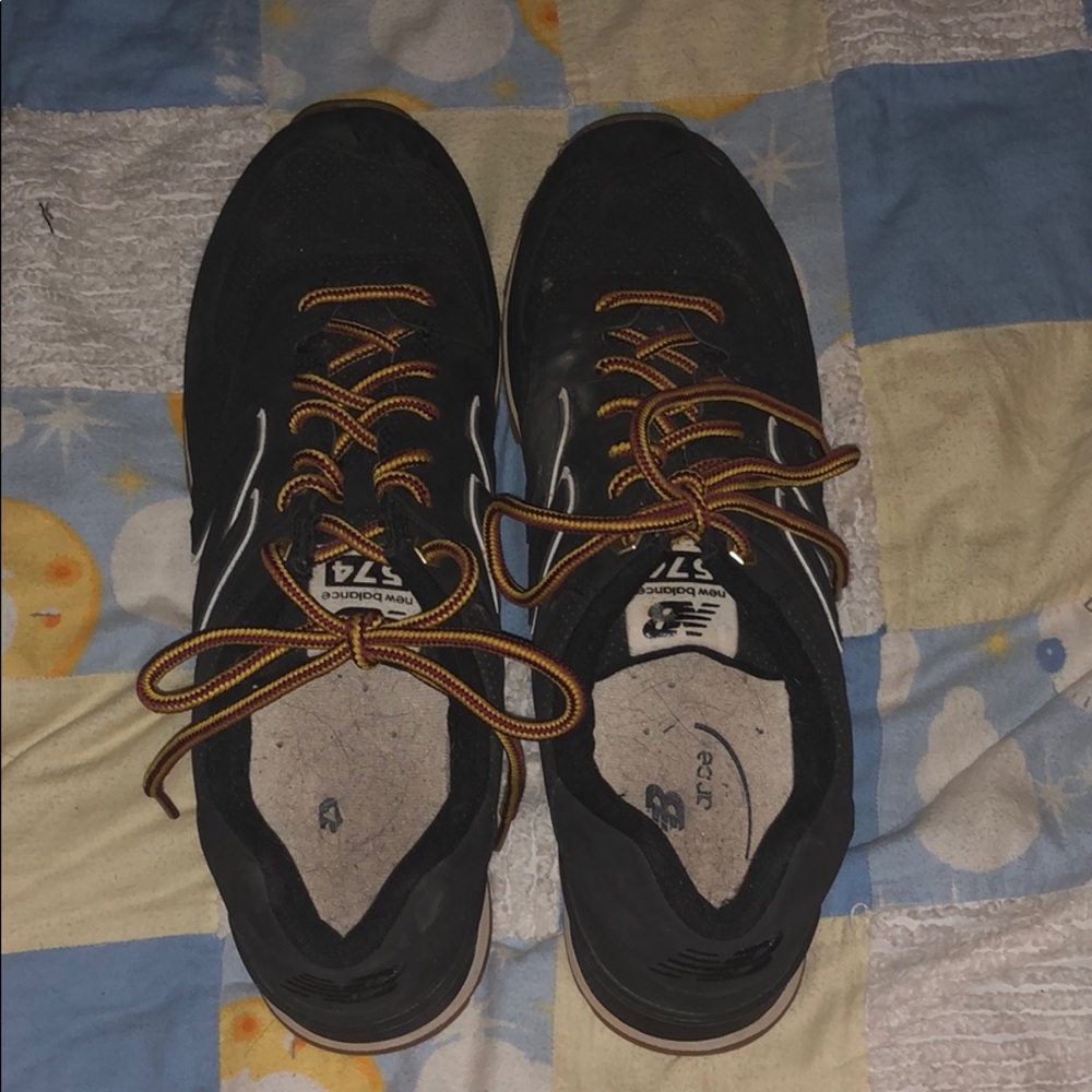 New Balance 574 shoes - Picture 2 of 4